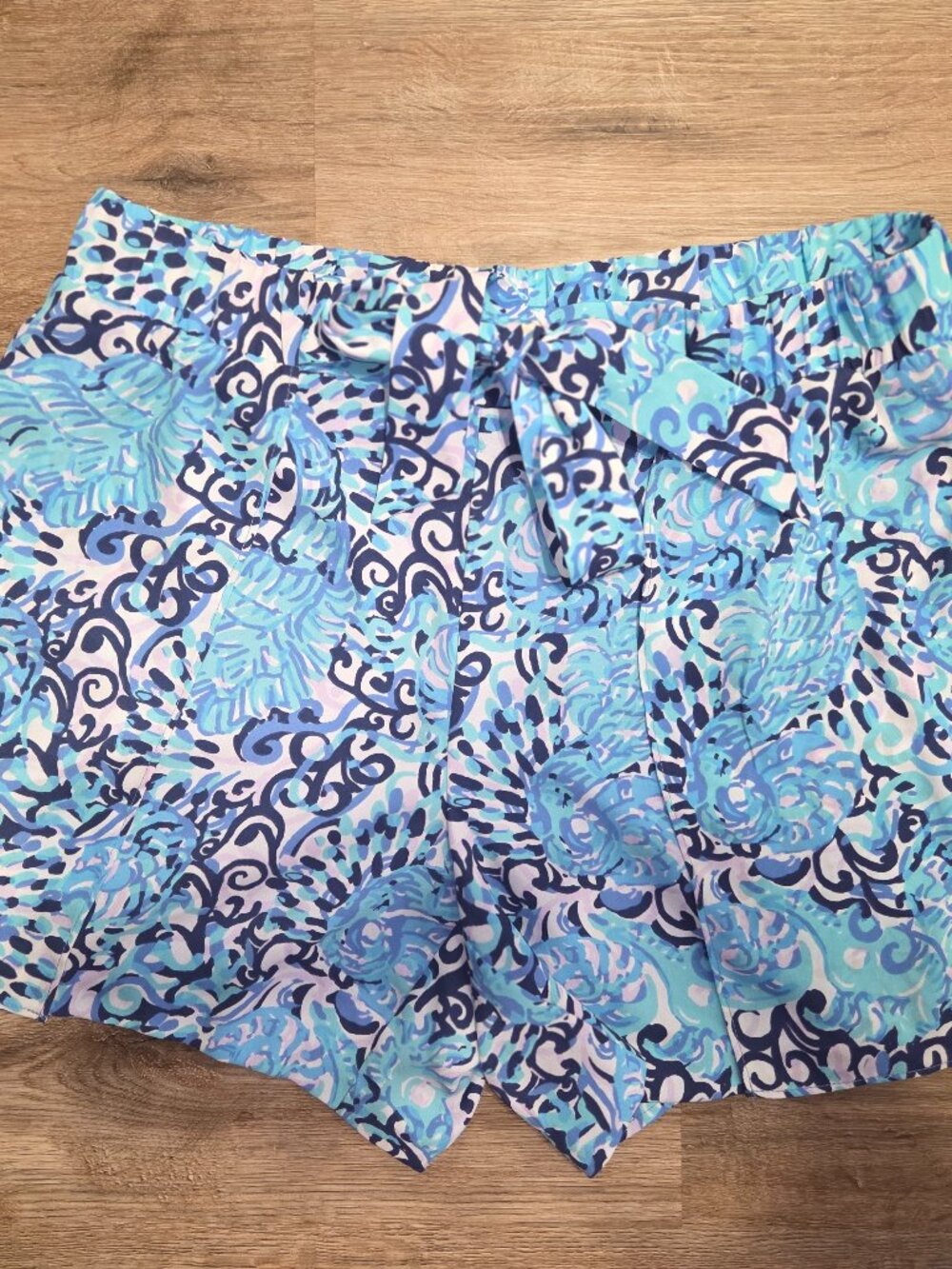 Lilly Pulitzer size 4 Pailsey Chiffon Bow Chino Shorts Flutter